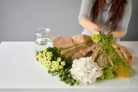 Bouquet 004, step by step installation of flowers in a vase. Flowers bunch, set Stock Photos