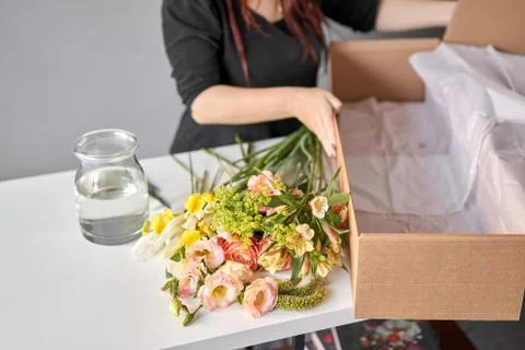 Bouquet 005, step by step installation of flowers in a vase. Flowers bunch, set Stock Photos