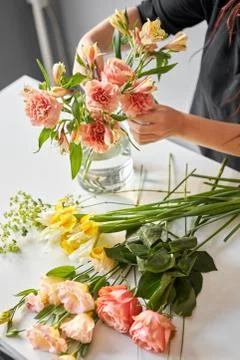 Bouquet 005, step by step installation of flowers in a vase. Flowers bunch, set Stock Photos