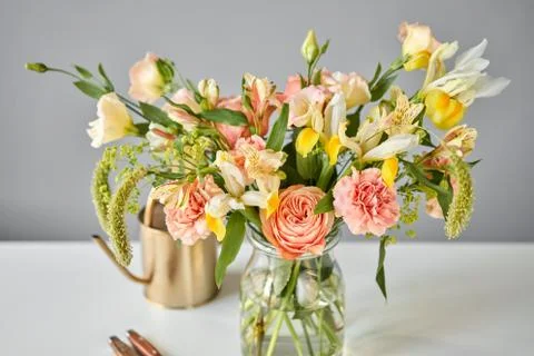 Bouquet 005, step by step installation of flowers in a vase. Flowers bunch, set Stock Photos