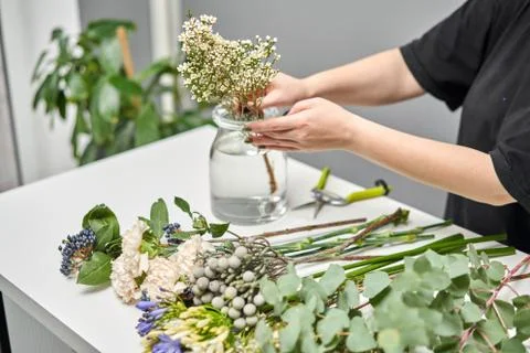 Bouquet 009, step by step installation of flowers in a vase. Flowers bunch, set Stock Photos