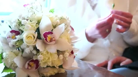 Bouquet on the background of the bride Stock Footage 138462107