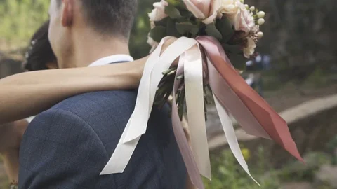 Bouquet of flowers develops in the wind Stockbeeldmateriaal 104410587