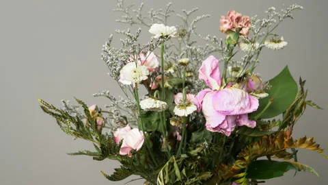Bouquet of wilted flowers 库存影片 101093204