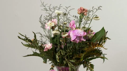 Bouquet of wilted flowers Видео 101093871