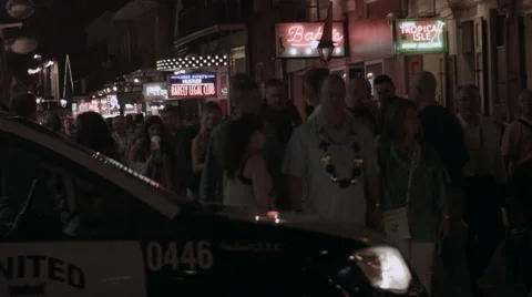 Bourbon Street Night - Focus Pull - No Audio Vídeo Stock 50342466