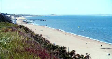 Bournemouth Beach Overlook 02 스톡 동영상 68351870