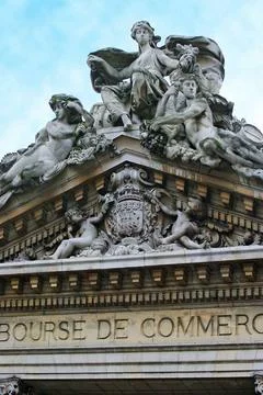  Bourse de Commerce - Pariser Waren-Börse Gibelfiguren der Pariser Waren-B.. Stock Photos