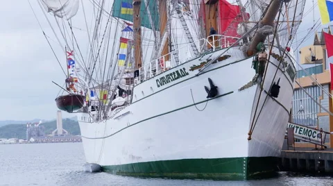 Bow and side of Mexican school sailing ship Cuauhtemoc Stock Footage 55695503