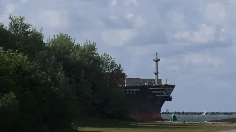 Bow of Container ship Hanjin Phoenix (Korea) ship emerges Stock Footage 44944647