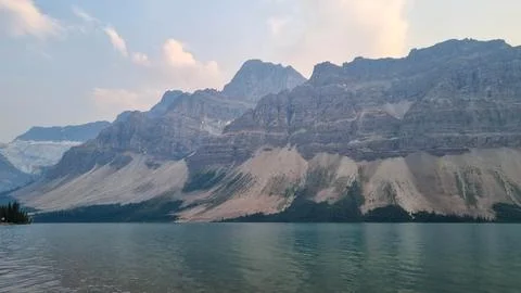 Bow lake with wind and waves in summer, Banff national park, Alberta, Canada. Foto stock