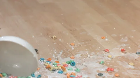 Bowl of cereal falling Stock-Footage 61671906