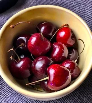 A bowl of cherries Stock Photos