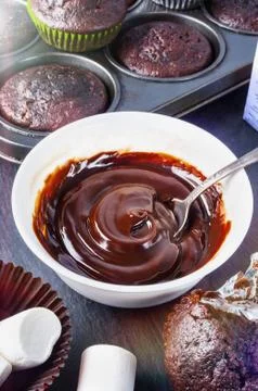 Bowl of chocolate cream Stock Photos