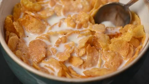 Bowl of corn flakes Stock Footage 135969184