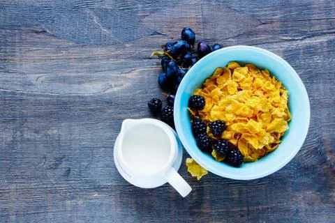 Bowl of corn flakes Stock Photos