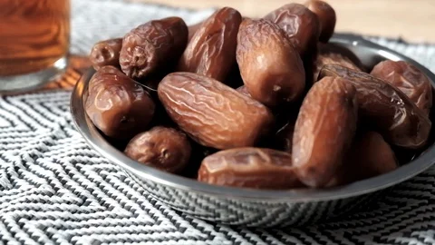 Bowl of dried dates fruit 動画素材 105385663