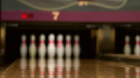 A bowling ball Video stock 11314483