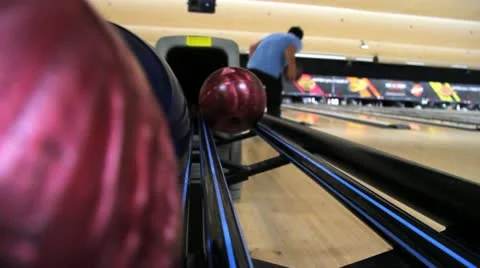 Bowling Ball Return 스톡 동영상 11400380
