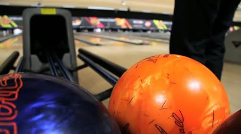 Bowling Ball Return 스톡 동영상 11400437