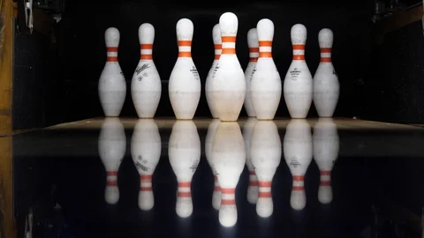 Bowling Pins 動画素材 90867924