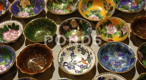 Bowls with traditional decoration, cloisonné handicraft, china Stock Photos