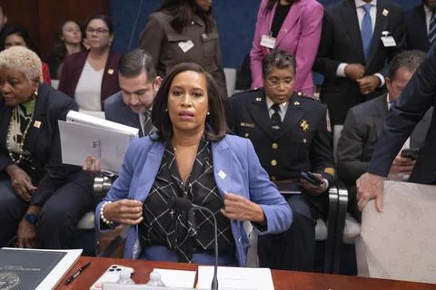 Bowser and Mendelson testify on Oversight of the District of Columbia 写真素材