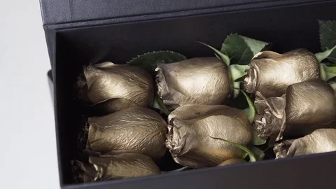 Box of Golden Roses Видео 76473824