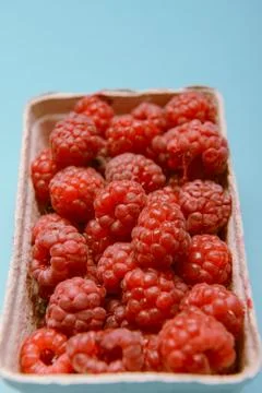 Box of raspberries 스톡 사진