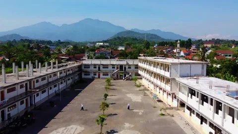 Box-shaped (square or cube) building construction 库存影片 338499659