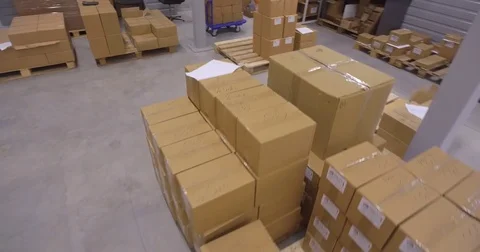 Box in warehouse top view 库存影片 82412463