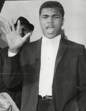 Boxer Muhammad Ali (formerly: Cassius Clay) On Arrival At London Heathrow Airpor Fotos de archivo