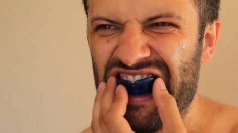 Boxer prepares for fight. Video stock 65813282