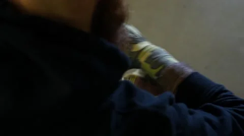 Boxer wrapping hands.mp4 Vídeos de archivo 52968458