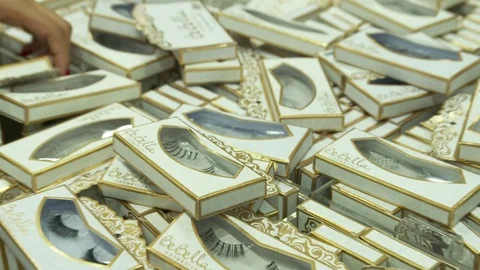 Boxes of eye lash at DragCon event in LA 動画素材 84507824