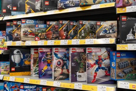 Boxes of Lego sets displayed on store shelves. Minsk, Belarus - June 10, 2026 Fotos de archivo