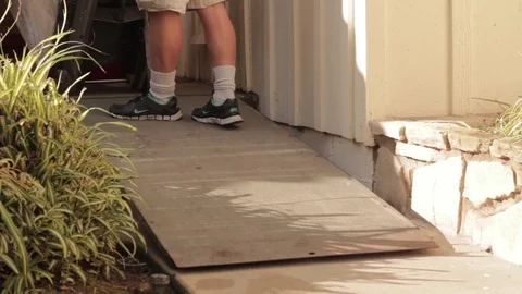 Boxes Moving In Out Of Home Stockbeeldmateriaal 79019445