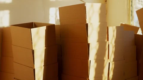 Boxes for packing parcels that are in stock. Delivery in cardboard boxes. 스톡 동영상 313533008