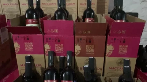 Boxes of wine in the warehouse of the Massandra winery. 库存影片 156267197