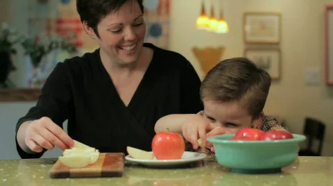 Boy and Mom Making a Snack 動画素材 708396