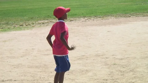 Boy anticipating catching a baseball. Stock-Footage 27888838