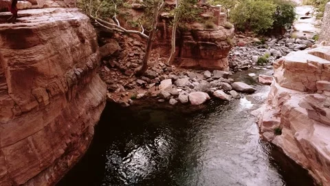 Boy Cliff Jump 4k 動画素材 142560746