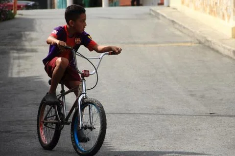 Boy Cycling Stockfoto's
