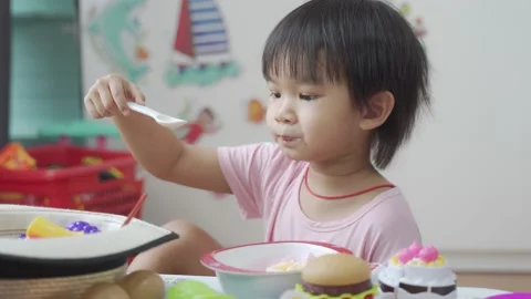Boy eating ice cream 스톡 동영상 196467503