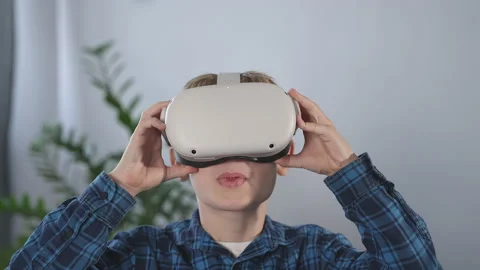 Boy enjoying VR headset. Stock Footage 172723356