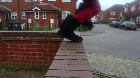 Boy jumps On Wall Slow-Mo 库存影片 45413946
