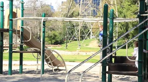 Boy on monkey bars - Dolly tracking Stock-Footage 47113708