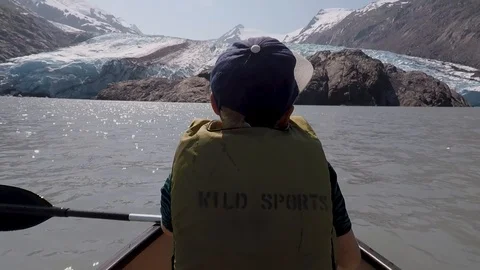 Boy Paddling 库存影片 124509008