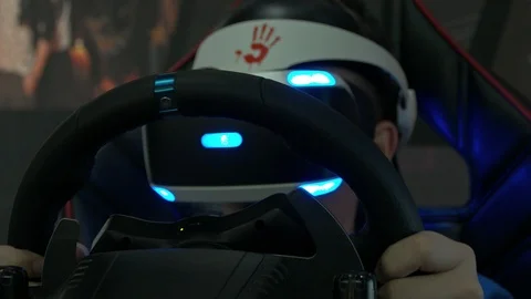 Boy Playing Auto Simulator Game With Vr Glasses 库存影片 90135278