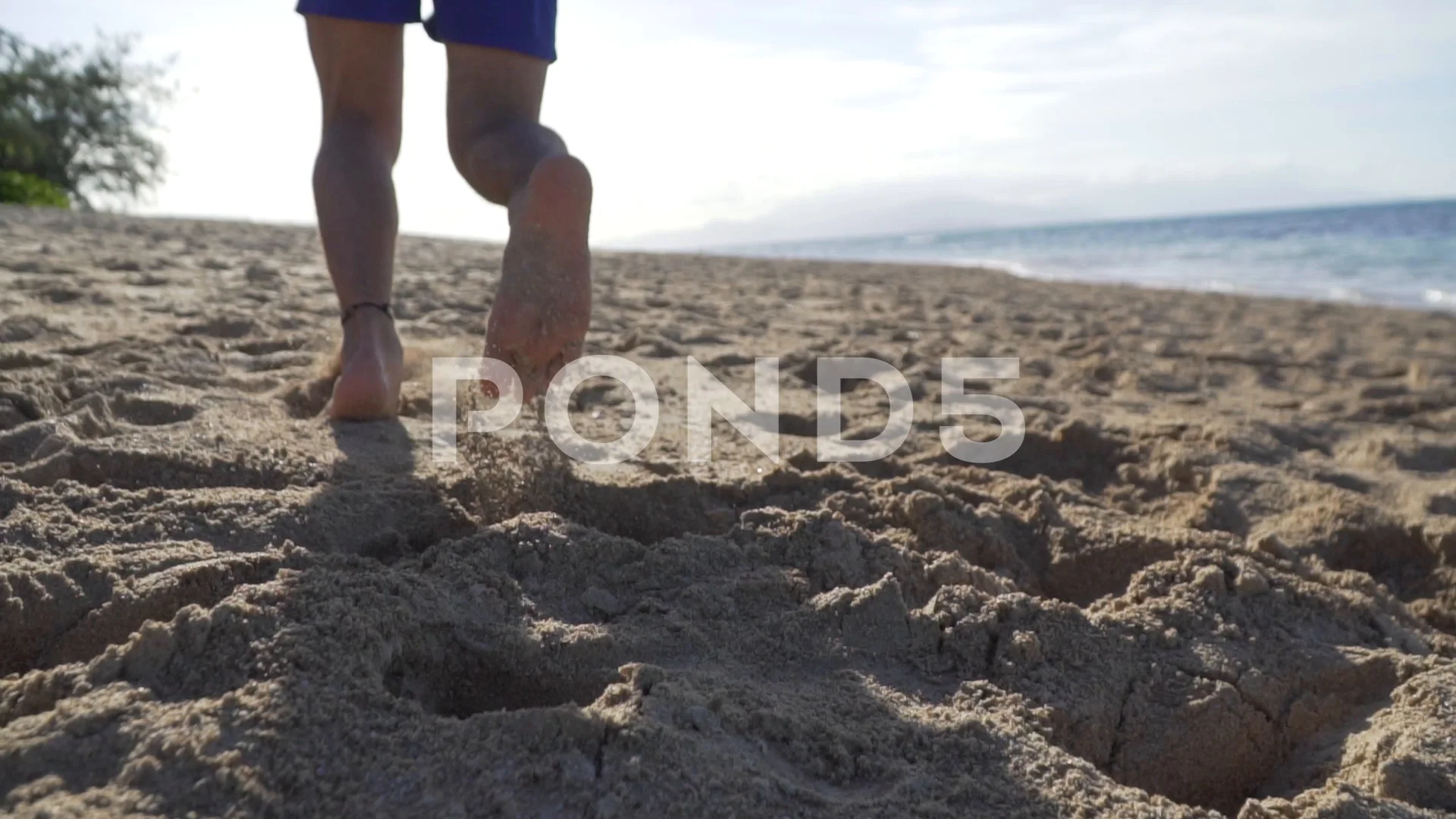 Running barefoot hot sale on beach